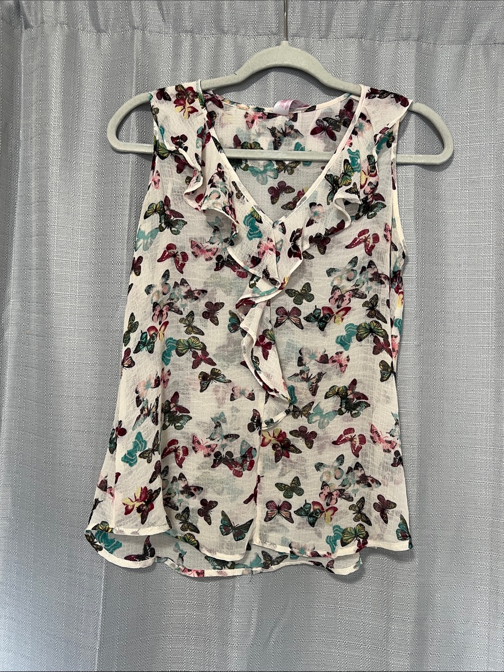 Women’s Ruffled V-Neck Butterfly Print Tank - White/Multi